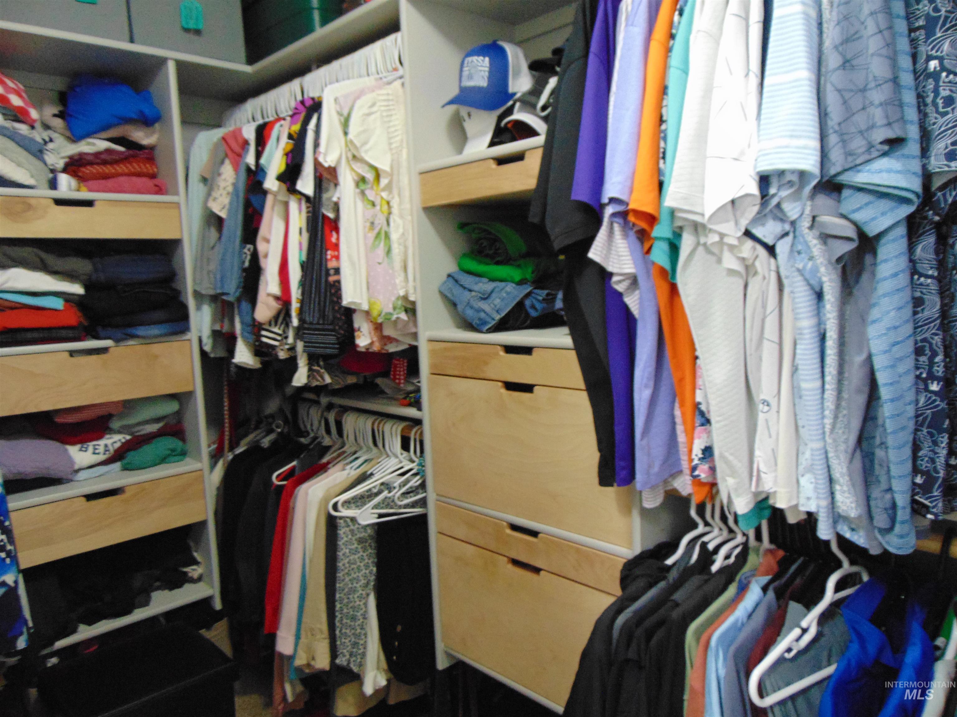 983 South Street, Vale, Oregon 97918, 4 Bedrooms, 2.5 Bathrooms, Residential For Sale, Price $535,000,MLS 98952001