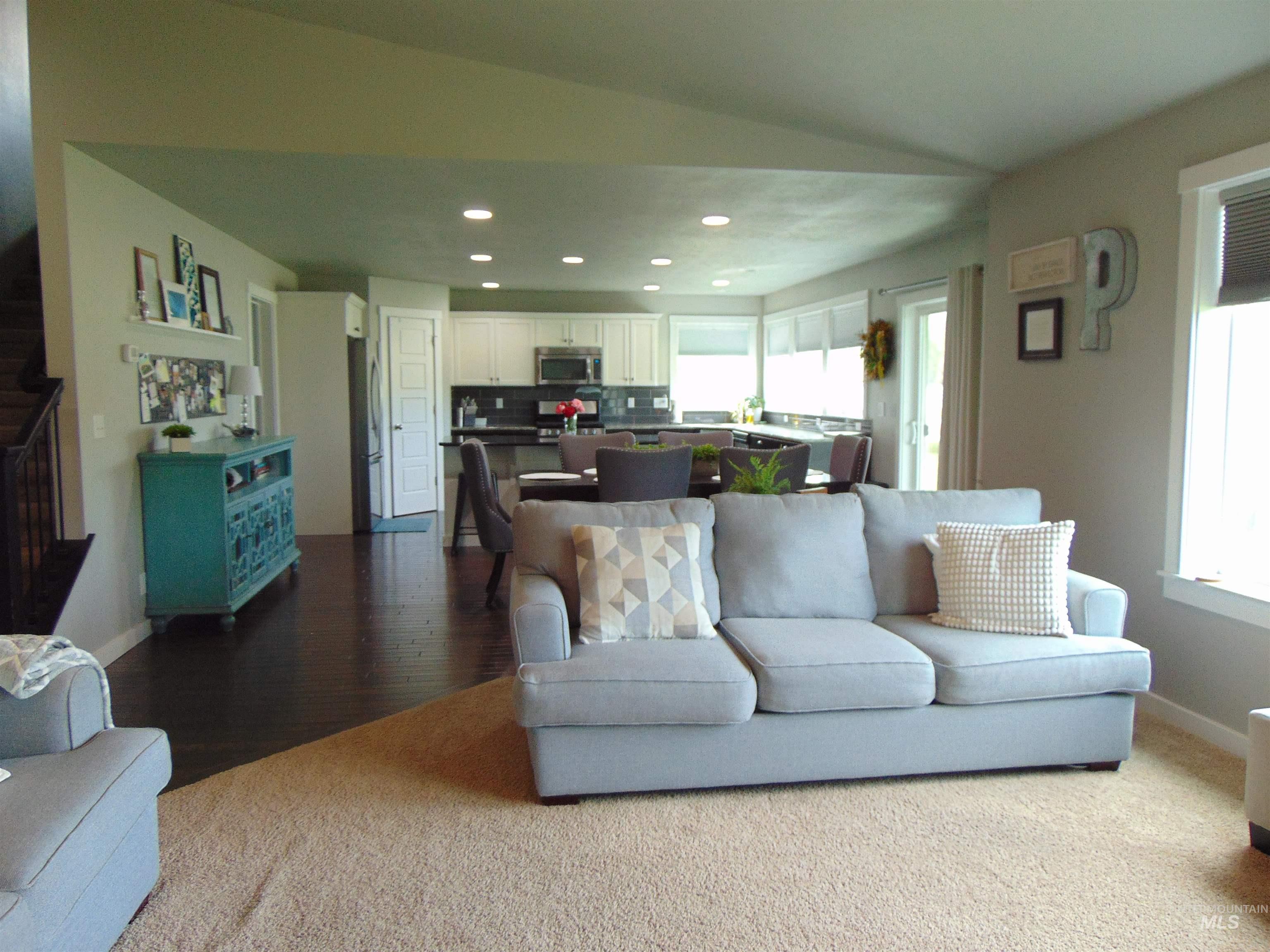 983 South Street, Vale, Oregon 97918, 4 Bedrooms, 2.5 Bathrooms, Residential For Sale, Price $535,000,MLS 98952001