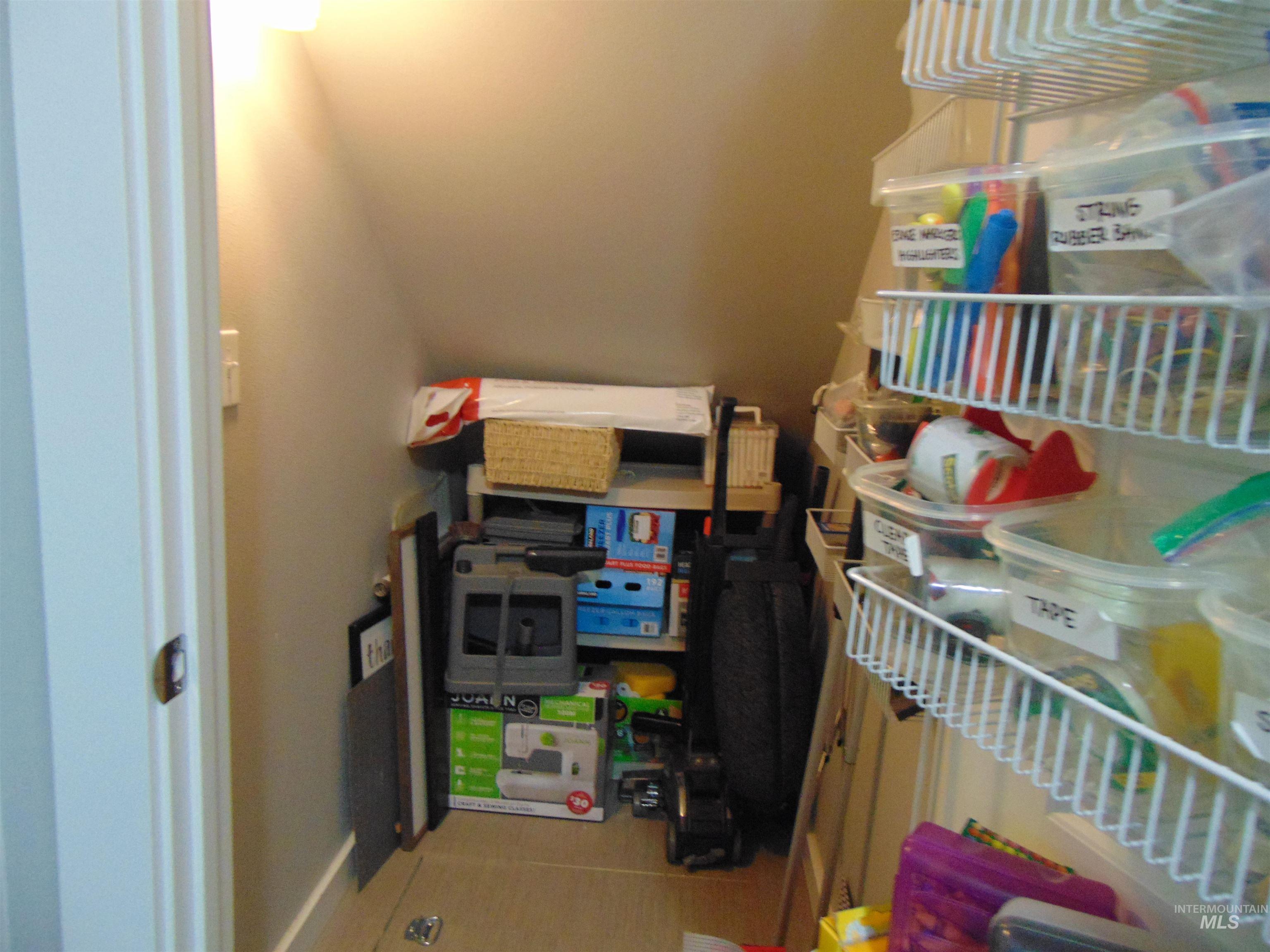 983 South Street, Vale, Oregon 97918, 4 Bedrooms, 2.5 Bathrooms, Residential For Sale, Price $535,000,MLS 98952001