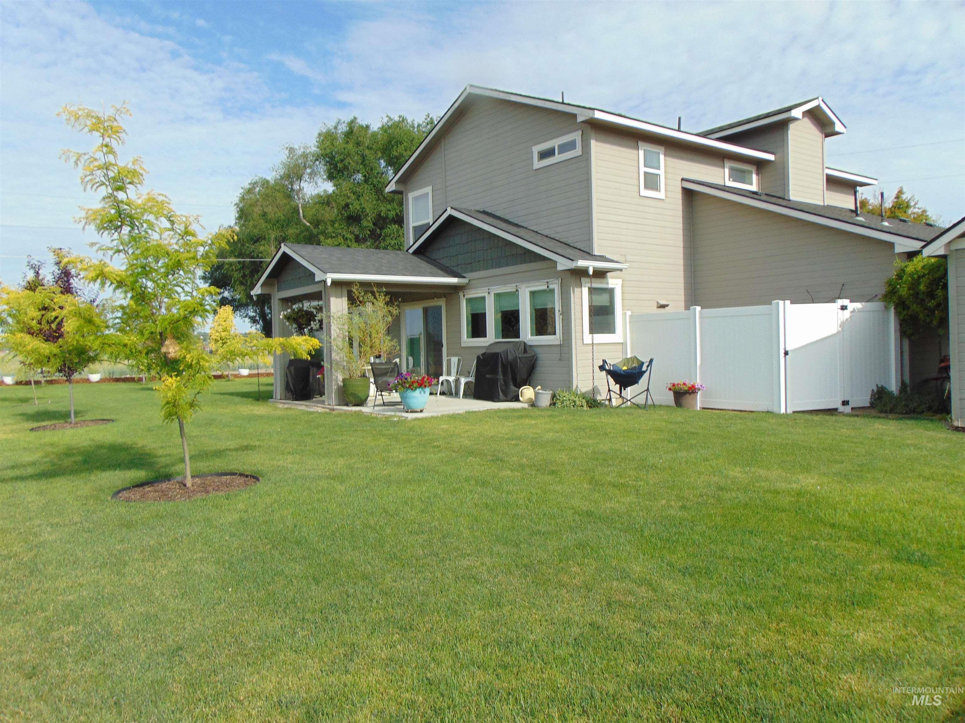 983 South Street, Vale, Oregon 97918, 4 Bedrooms, 2.5 Bathrooms, Residential For Sale, Price $535,000,MLS 98952001