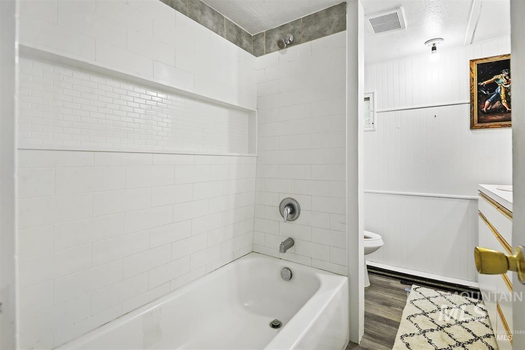 1410 W Flamingo, Nampa, Idaho 83651, 3 Bedrooms, 1 Bathroom, Residential For Sale, Price $77,000,MLS 98952048