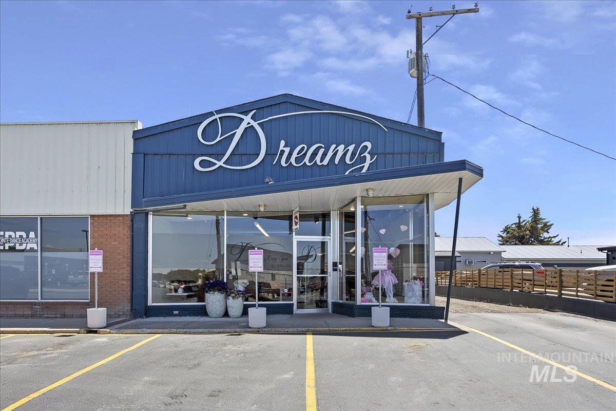 123 E 23rd Drive, Burley, Idaho 83318, 4 Rooms, Business/Commercial For Sale, Price $335,000,MLS 98952111