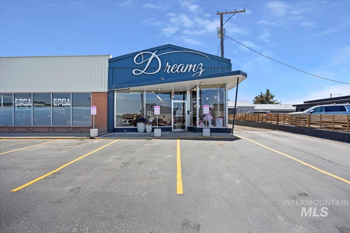 123 E 23rd Drive, Burley, Idaho 83318, 4 Rooms, Business/Commercial For Sale, Price $335,000,MLS 98952111