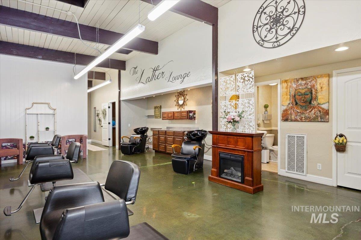 123 E 23rd Drive, Burley, Idaho 83318, 4 Rooms, Business/Commercial For Sale, Price $335,000,MLS 98952111