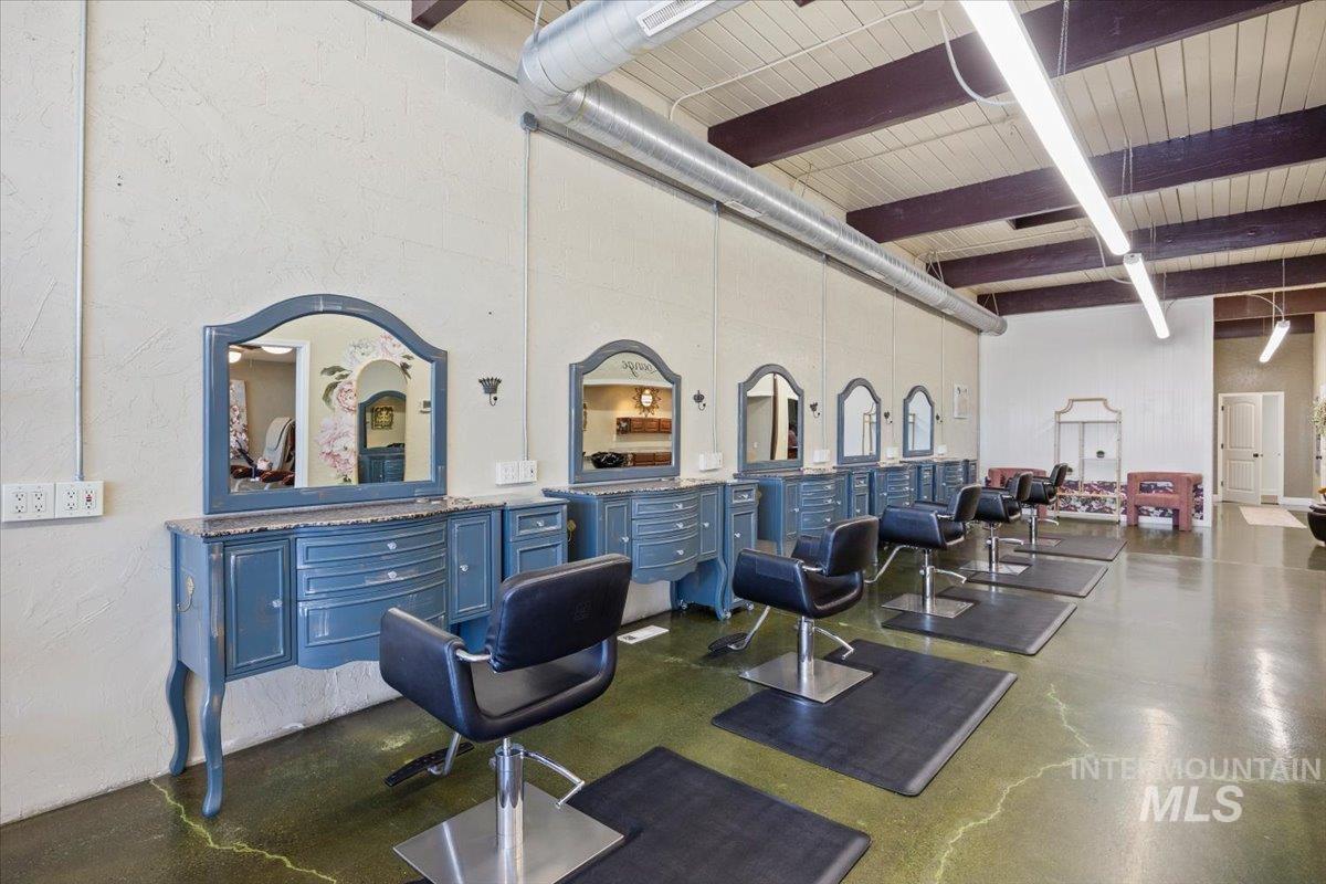 123 E 23rd Drive, Burley, Idaho 83318, 4 Rooms, Business/Commercial For Sale, Price $335,000,MLS 98952111