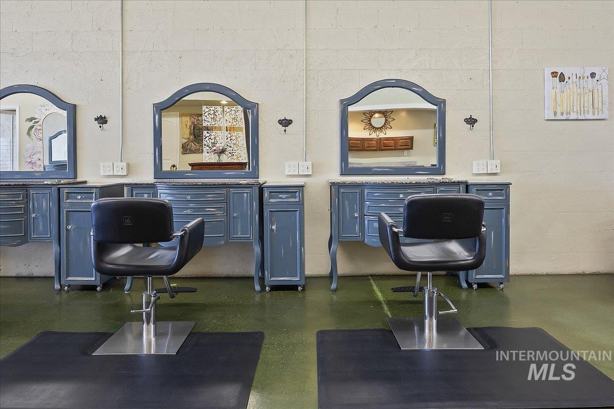 123 E 23rd Drive, Burley, Idaho 83318, 4 Rooms, Business/Commercial For Sale, Price $335,000,MLS 98952111