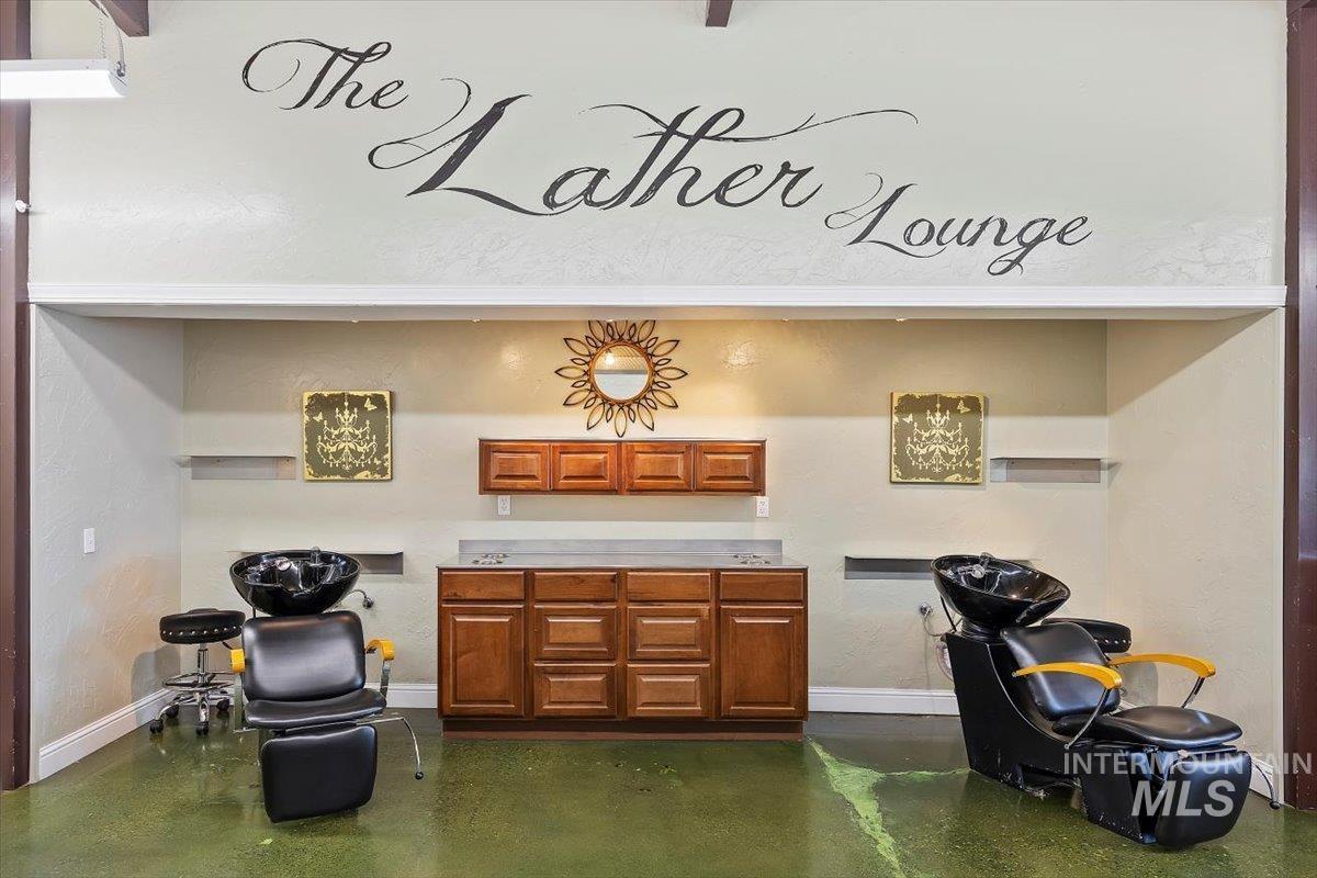 123 E 23rd Drive, Burley, Idaho 83318, 4 Rooms, Business/Commercial For Sale, Price $335,000,MLS 98952111