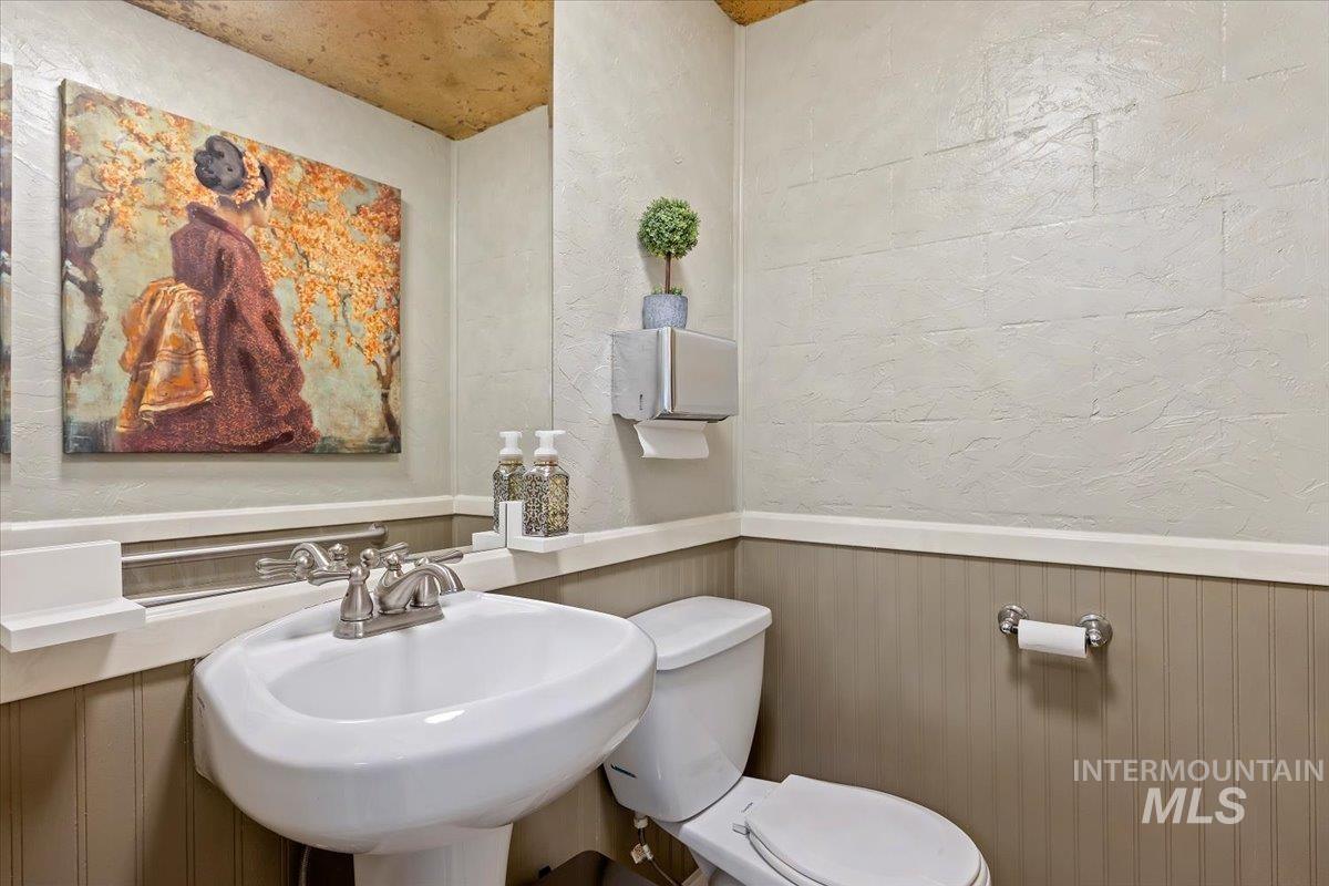 123 E 23rd Drive, Burley, Idaho 83318, 4 Rooms, Business/Commercial For Sale, Price $335,000,MLS 98952111