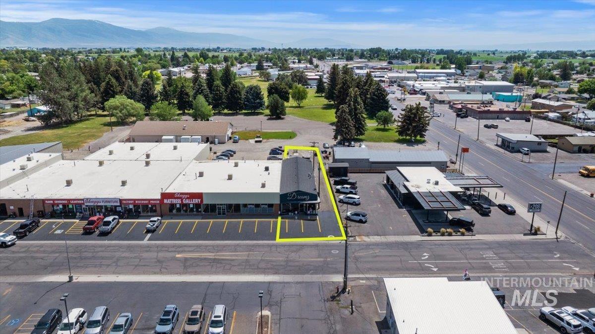 123 E 23rd Drive, Burley, Idaho 83318, 4 Rooms, Business/Commercial For Sale, Price $335,000,MLS 98952111