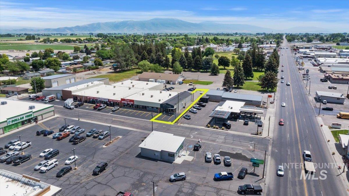 123 E 23rd Drive, Burley, Idaho 83318, 4 Rooms, Business/Commercial For Sale, Price $335,000,MLS 98952111