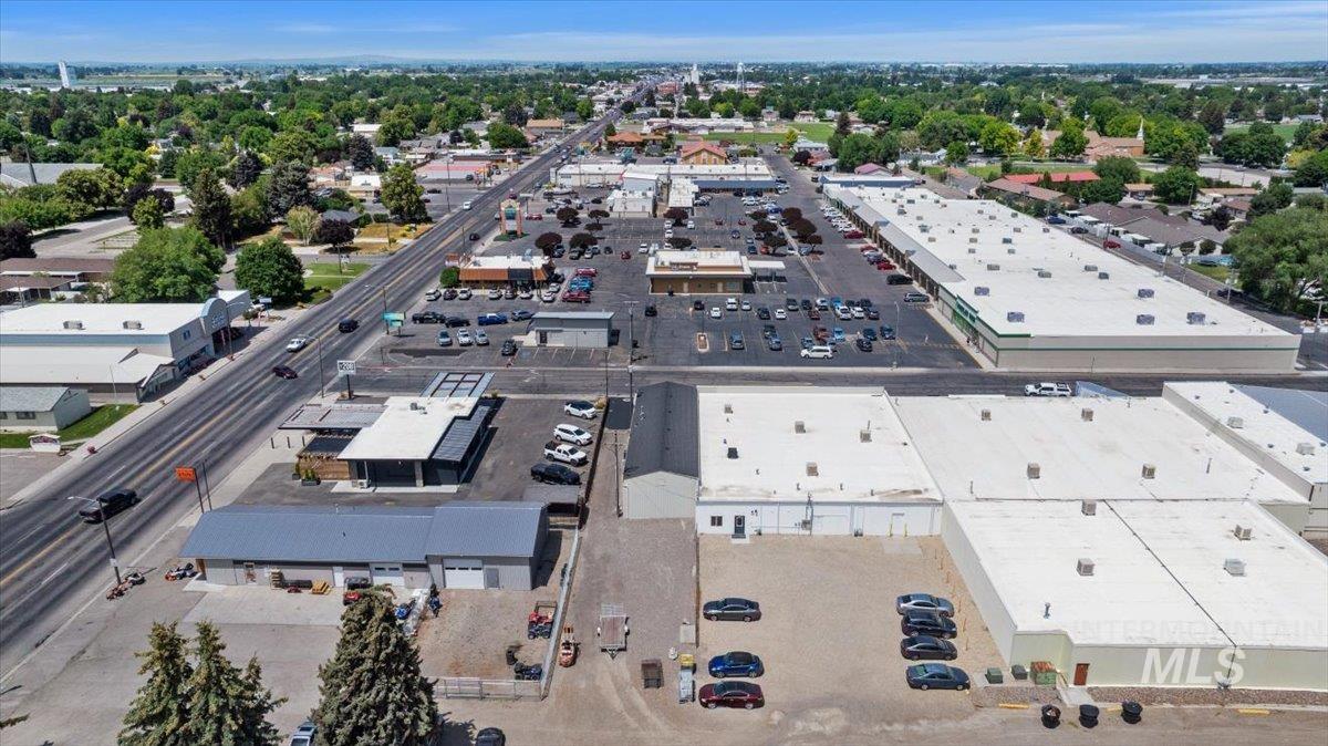 123 E 23rd Drive, Burley, Idaho 83318, 4 Rooms, Business/Commercial For Sale, Price $335,000,MLS 98952111