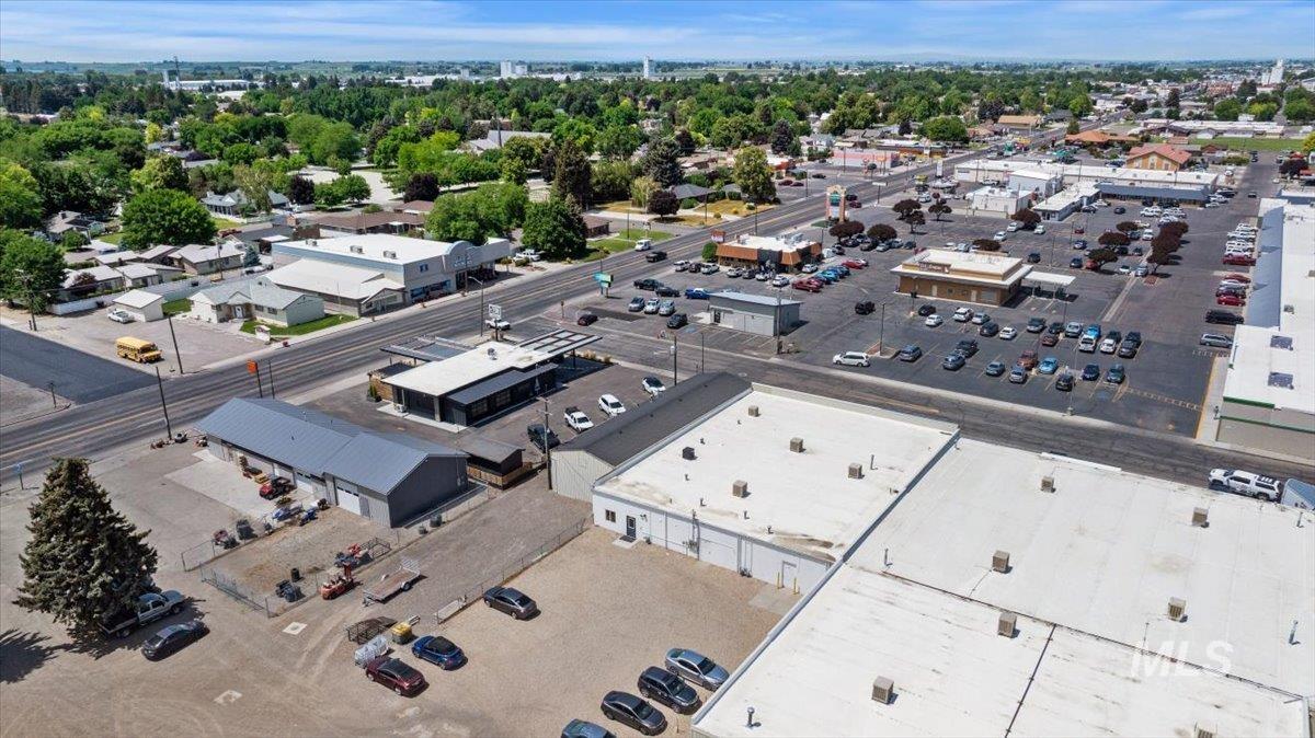 123 E 23rd Drive, Burley, Idaho 83318, 4 Rooms, Business/Commercial For Sale, Price $335,000,MLS 98952111