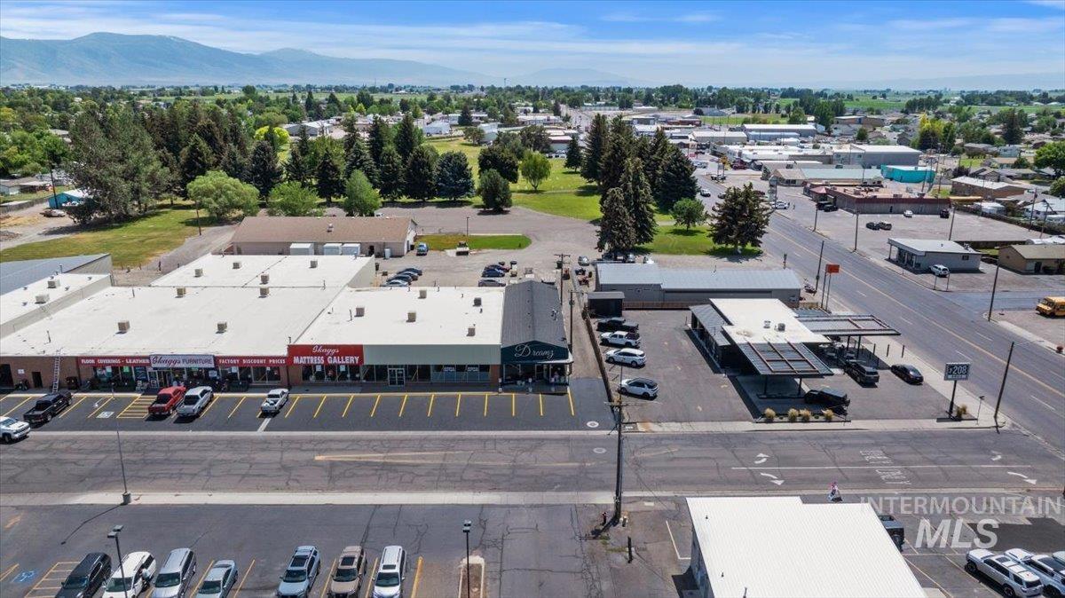 123 E 23rd Drive, Burley, Idaho 83318, 4 Rooms, Business/Commercial For Sale, Price $335,000,MLS 98952111