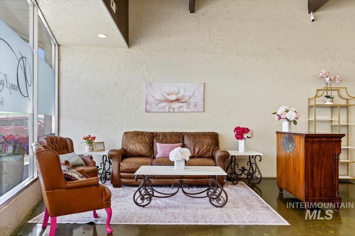 123 E 23rd Drive, Burley, Idaho 83318, 4 Rooms, Business/Commercial For Sale, Price $335,000,MLS 98952111