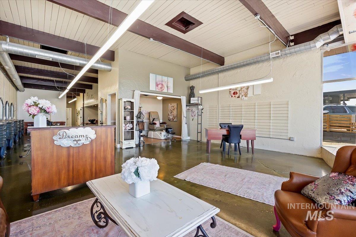 123 E 23rd Drive, Burley, Idaho 83318, 4 Rooms, Business/Commercial For Sale, Price $335,000,MLS 98952111
