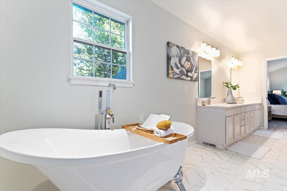 3510 N North, Boise, Idaho 83703, 4 Bedrooms, 3.5 Bathrooms, Residential For Sale, Price $759,900,MLS 98952125