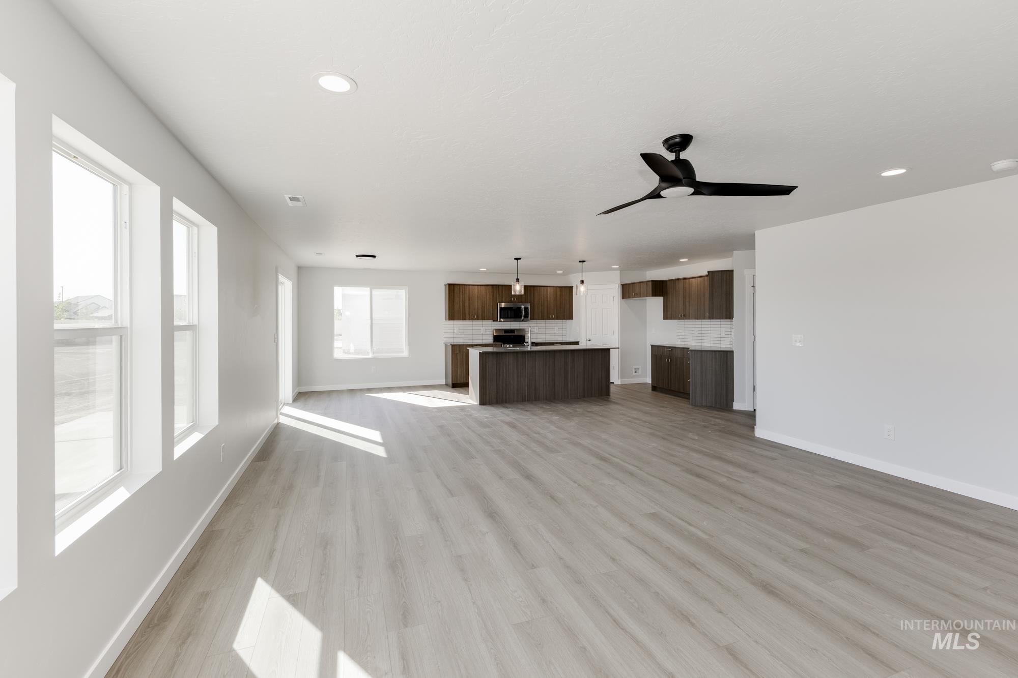 8448 S Tyrion Way, Kuna, Idaho 83634, 4 Bedrooms, 3 Bathrooms, Residential For Sale, Price $579,990,MLS 98952196