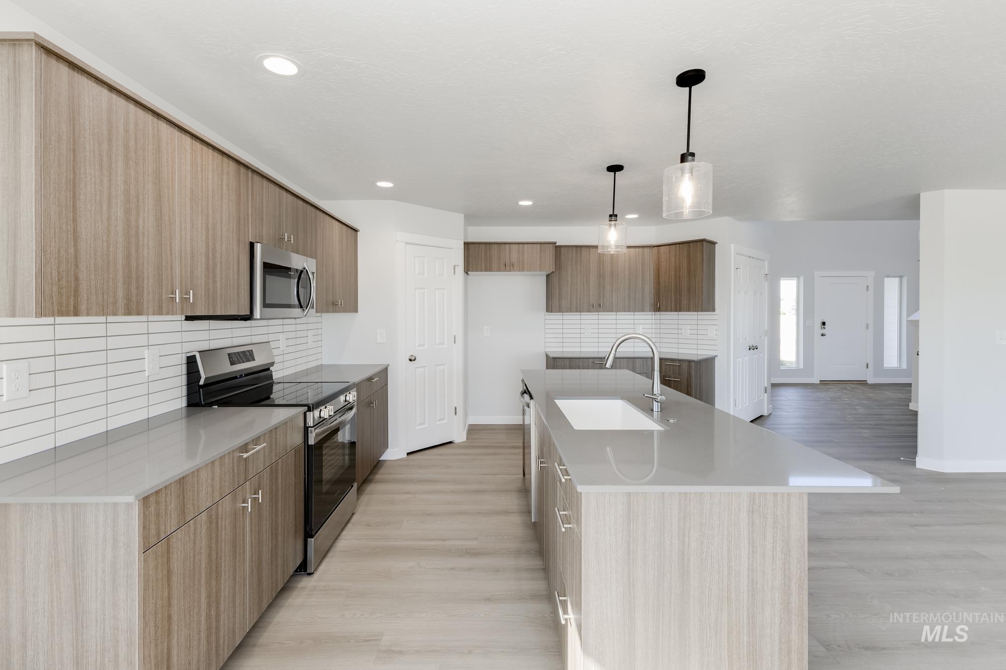 8448 S Tyrion Way, Kuna, Idaho 83634, 4 Bedrooms, 3 Bathrooms, Residential For Sale, Price $579,990,MLS 98952196