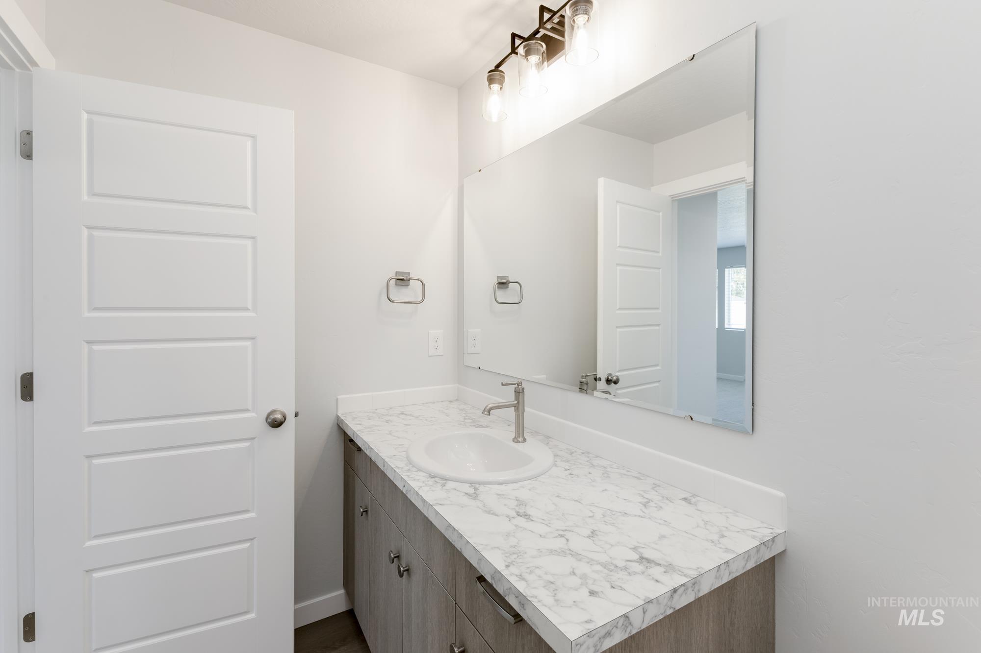 907 E Perjue Basin Dr, Nampa, Idaho 83686, 5 Bedrooms, 3 Bathrooms, Residential For Sale, Price $499,990,MLS 98952204