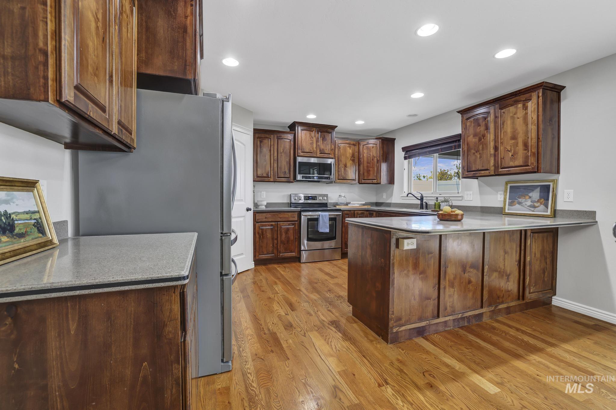 1021 Ballard Ln, Kimberly, Idaho 83341, 5 Bedrooms, 3 Bathrooms, Residential For Sale, Price $534,900,MLS 98952314