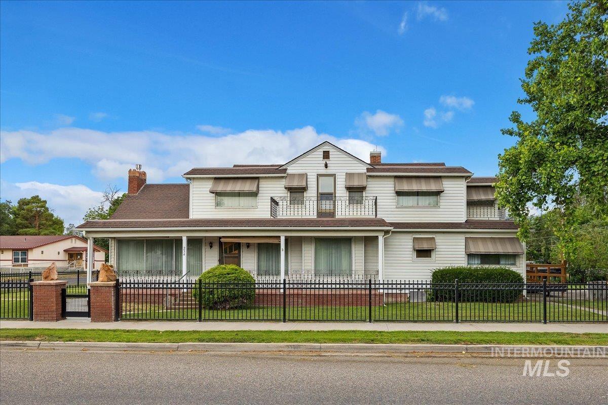 234 N Idaho St., Wendell, Idaho 83355, 4 Bedrooms, 3 Bathrooms, Residential For Sale, Price $399,000,MLS 98952382
