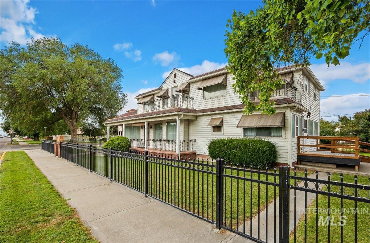 234 N Idaho St., Wendell, Idaho 83355, 4 Bedrooms, 3 Bathrooms, Residential For Sale, Price $399,000,MLS 98952382