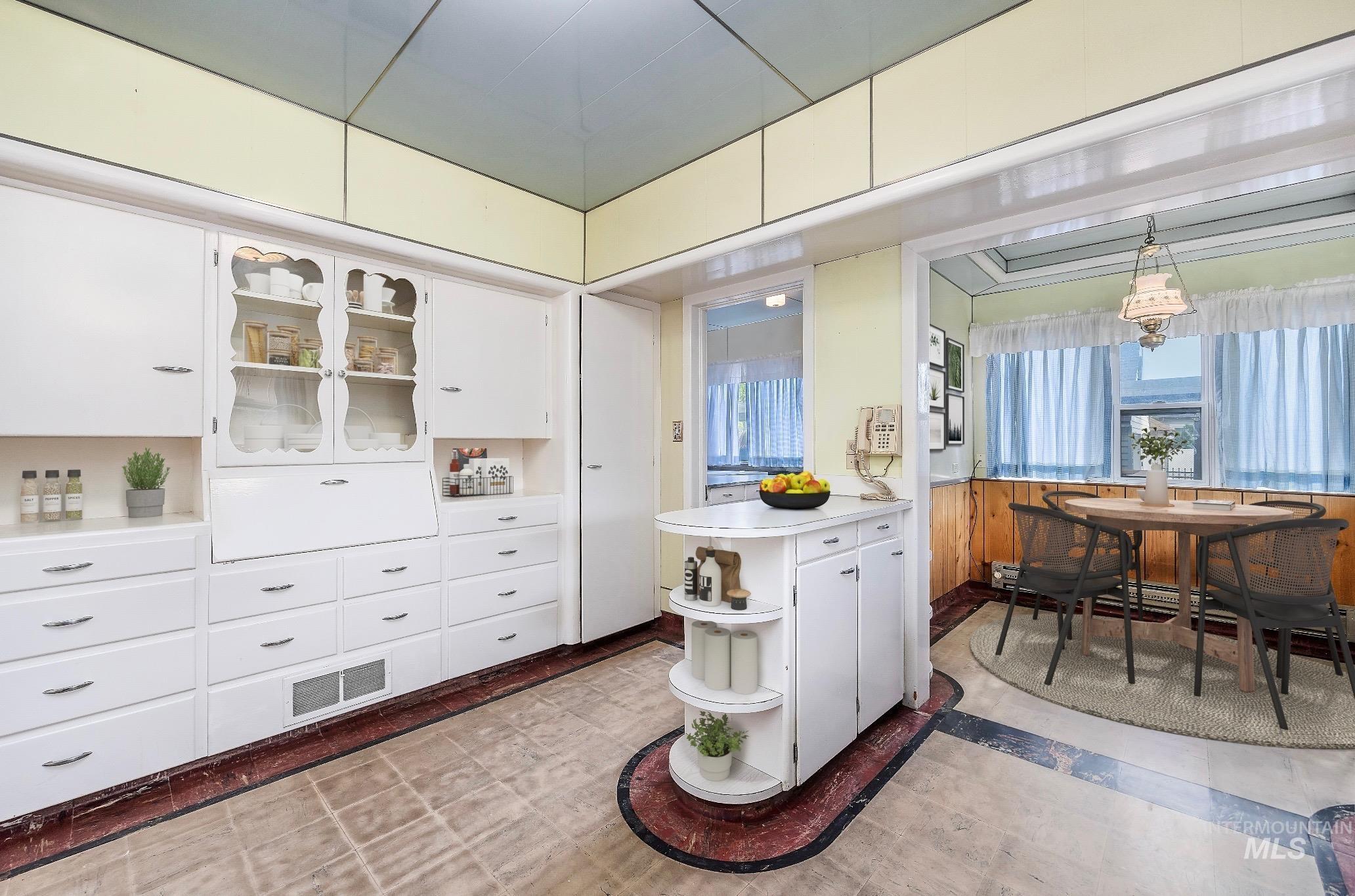 234 N Idaho St., Wendell, Idaho 83355, 4 Bedrooms, 3 Bathrooms, Residential For Sale, Price $399,000,MLS 98952382