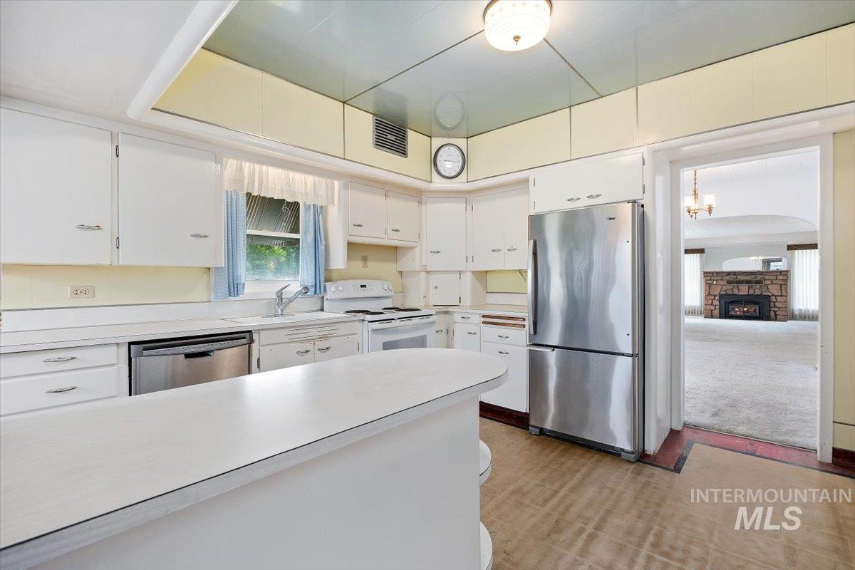 234 N Idaho St., Wendell, Idaho 83355, 4 Bedrooms, 3 Bathrooms, Residential For Sale, Price $399,000,MLS 98952382