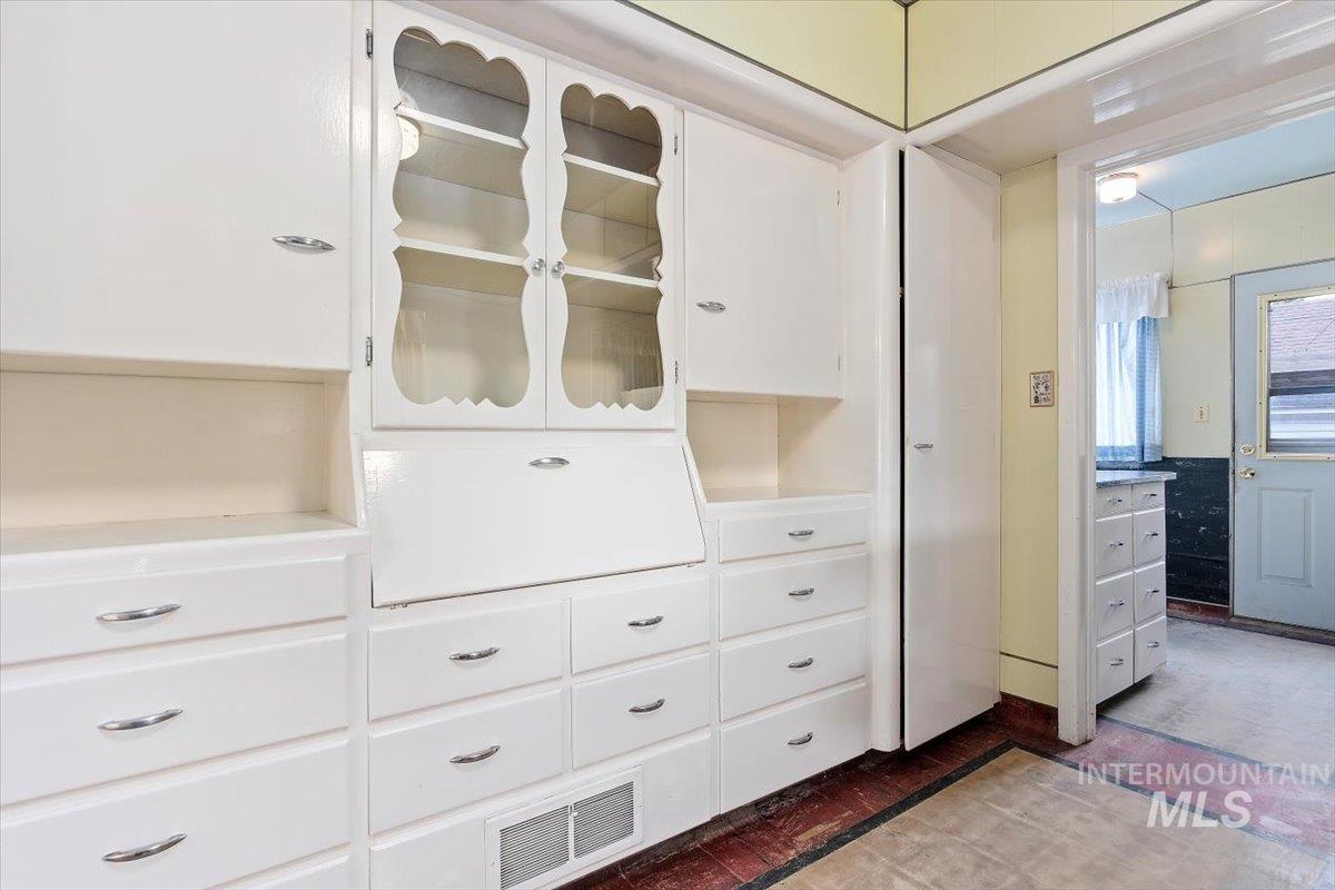 234 N Idaho St., Wendell, Idaho 83355, 4 Bedrooms, 3 Bathrooms, Residential For Sale, Price $399,000,MLS 98952382