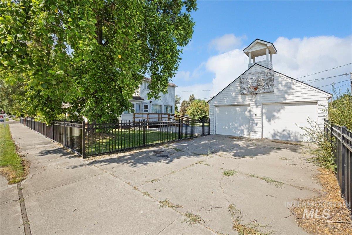 234 N Idaho St., Wendell, Idaho 83355, 4 Bedrooms, 3 Bathrooms, Residential For Sale, Price $399,000,MLS 98952382