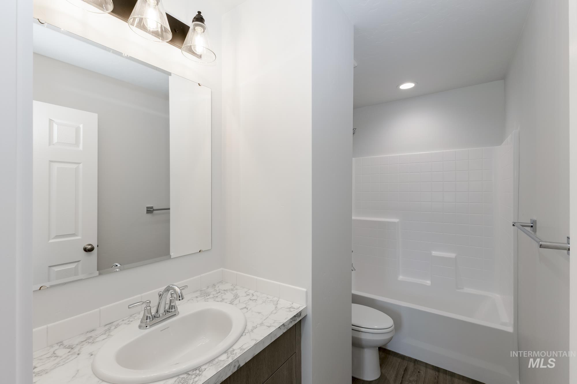 216 Moose St, Horseshoe Bend, Idaho 83629, 3 Bedrooms, 2.5 Bathrooms, Residential For Sale, Price $354,990,MLS 98952484