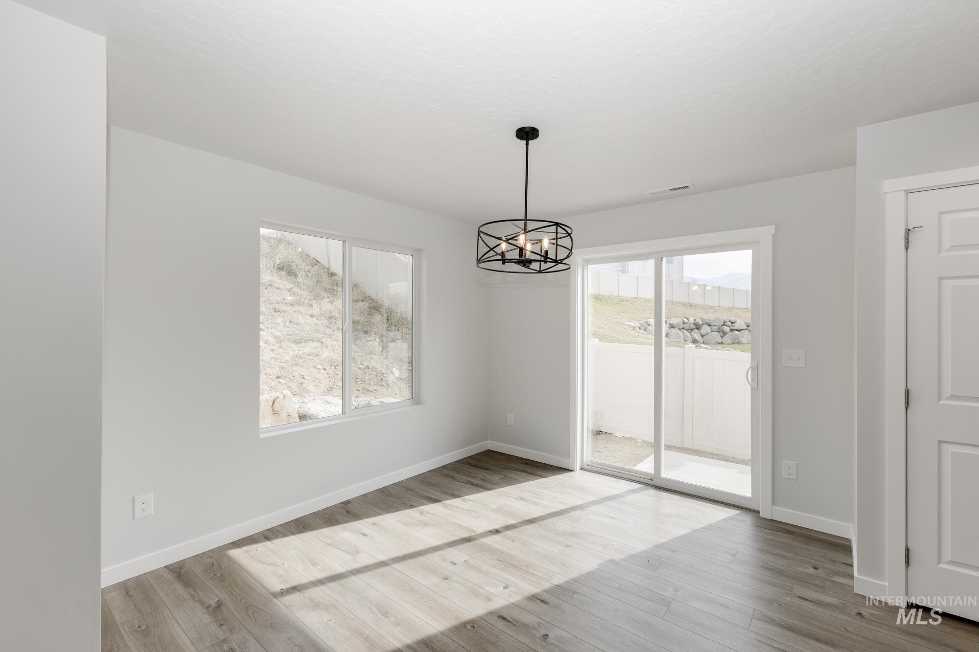 216 Moose St, Horseshoe Bend, Idaho 83629, 3 Bedrooms, 2.5 Bathrooms, Residential For Sale, Price $354,990,MLS 98952484