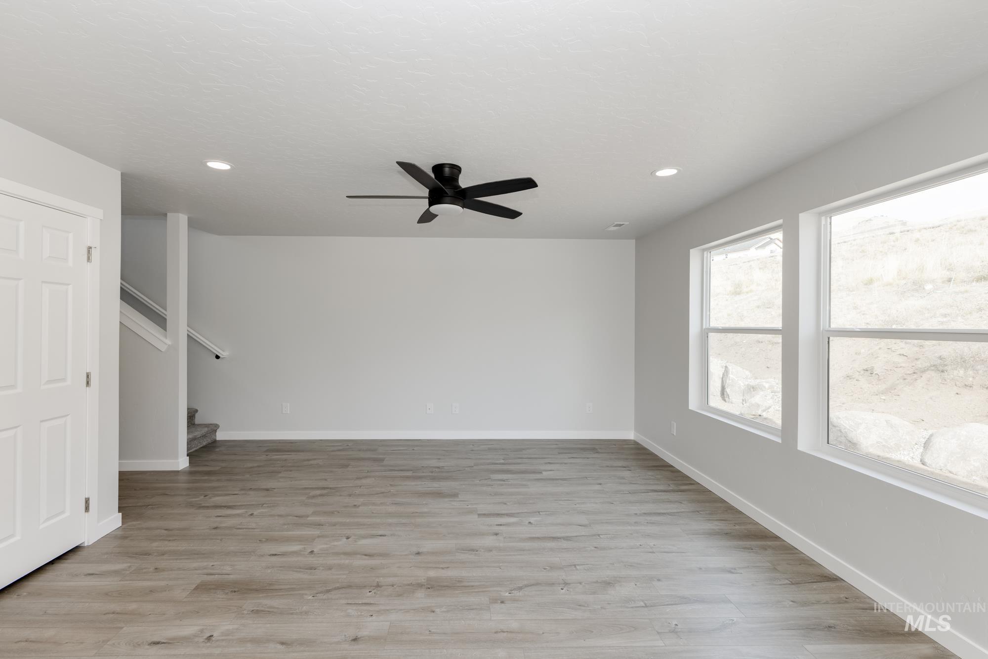 216 Moose St, Horseshoe Bend, Idaho 83629, 3 Bedrooms, 2.5 Bathrooms, Residential For Sale, Price $354,990,MLS 98952484