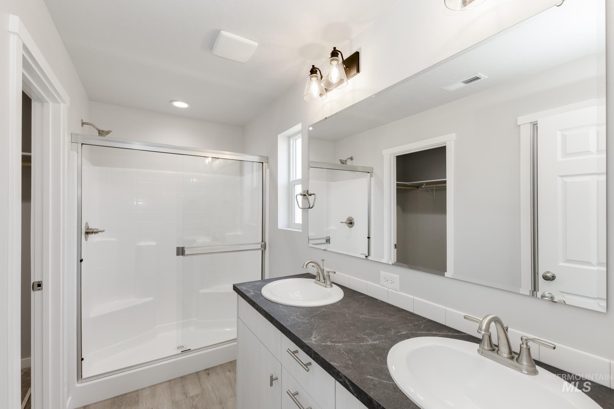 224 Moose St, Horseshoe Bend, Idaho 83629, 3 Bedrooms, 2.5 Bathrooms, Residential For Sale, Price $364,990,MLS 98952488