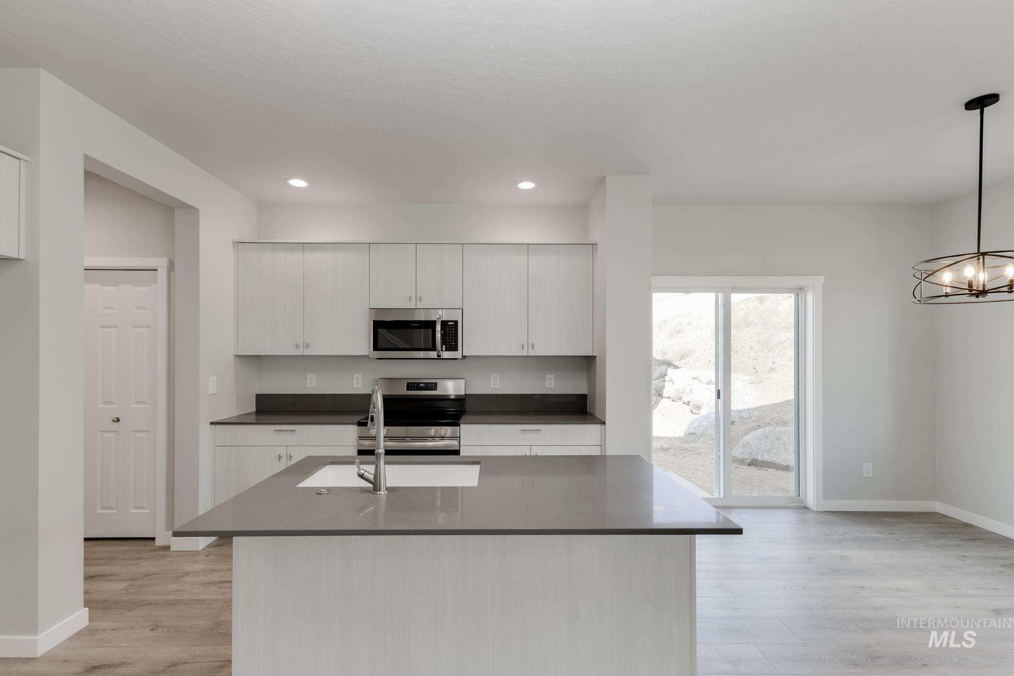 224 Moose St, Horseshoe Bend, Idaho 83629, 3 Bedrooms, 2.5 Bathrooms, Residential For Sale, Price $364,990,MLS 98952488