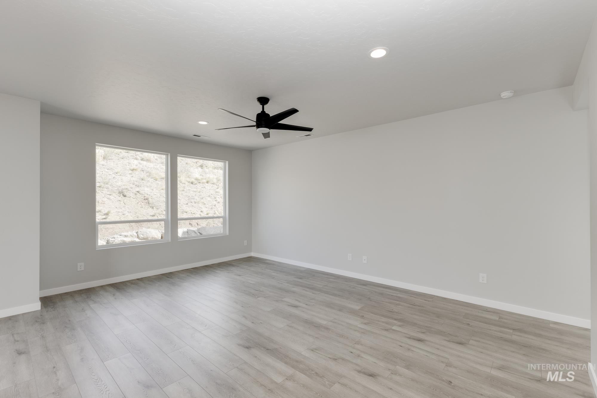 224 Moose St, Horseshoe Bend, Idaho 83629, 3 Bedrooms, 2.5 Bathrooms, Residential For Sale, Price $364,990,MLS 98952488