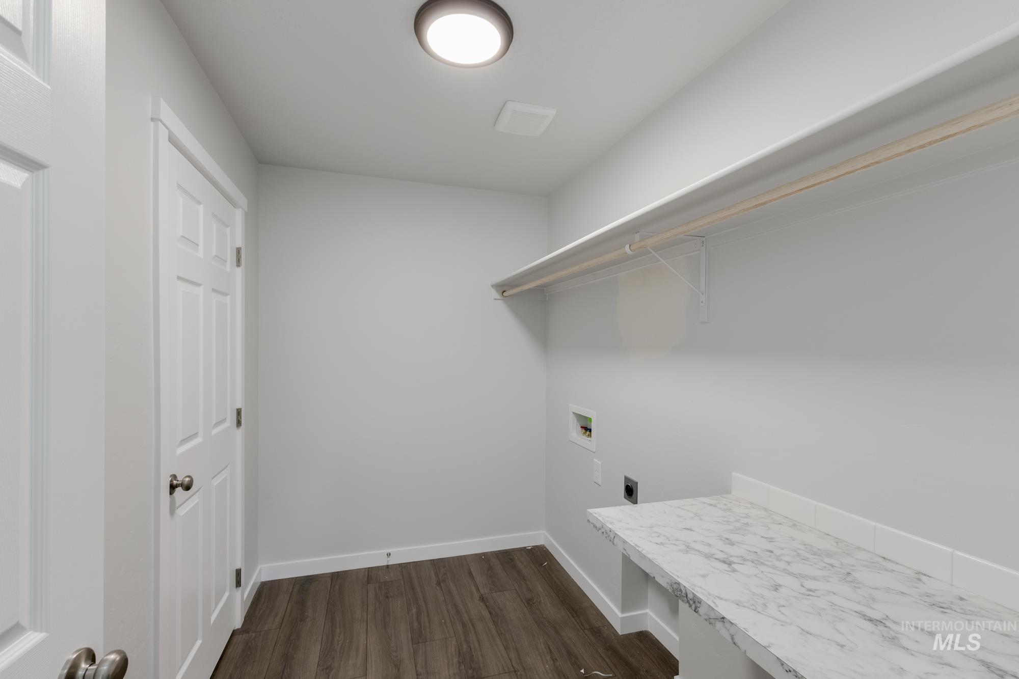 220 Moose St, Horseshoe Bend, Idaho 83629, 3 Bedrooms, 2.5 Bathrooms, Residential For Sale, Price $379,990,MLS 98952490