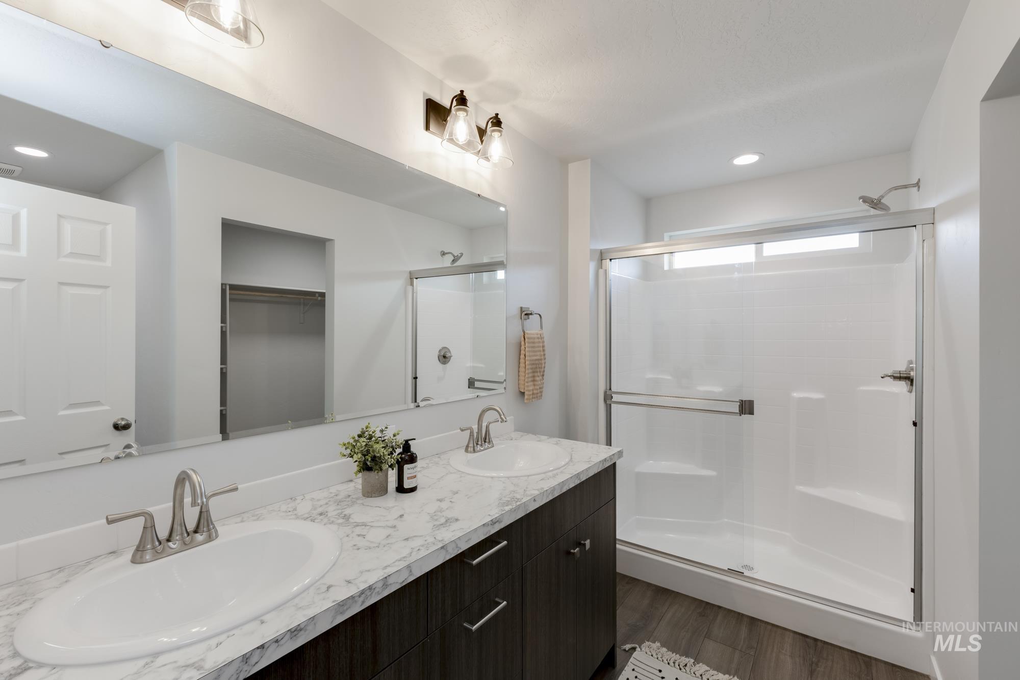 220 Moose St, Horseshoe Bend, Idaho 83629, 3 Bedrooms, 2.5 Bathrooms, Residential For Sale, Price $379,990,MLS 98952490