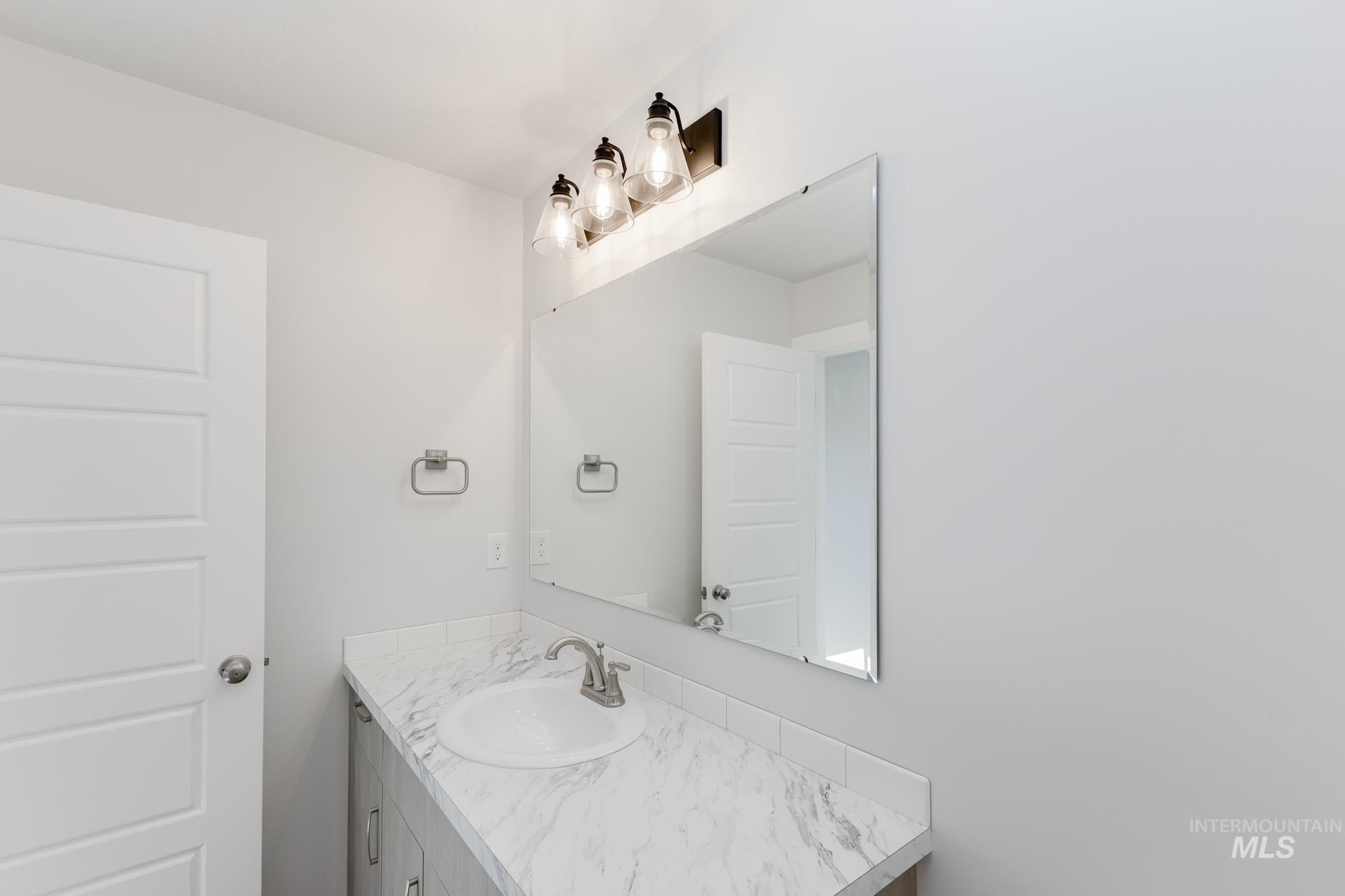 11104 W Teratai St, Star, Idaho 83669, 5 Bedrooms, 3 Bathrooms, Residential For Sale, Price $539,990,MLS 98952496