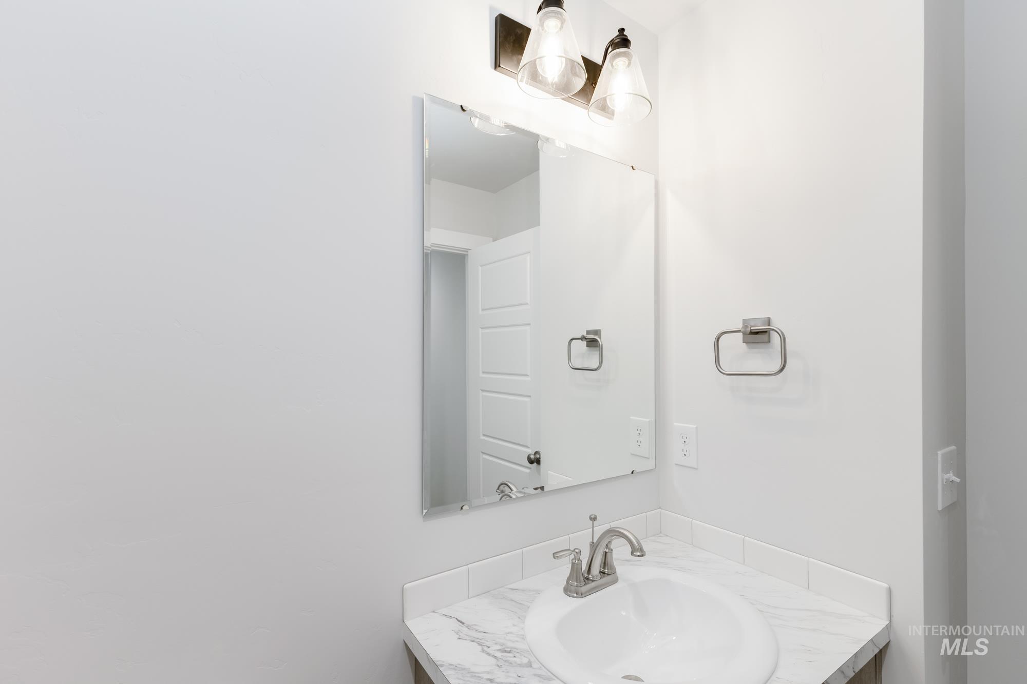 11104 W Teratai St, Star, Idaho 83669, 5 Bedrooms, 3 Bathrooms, Residential For Sale, Price $539,990,MLS 98952496