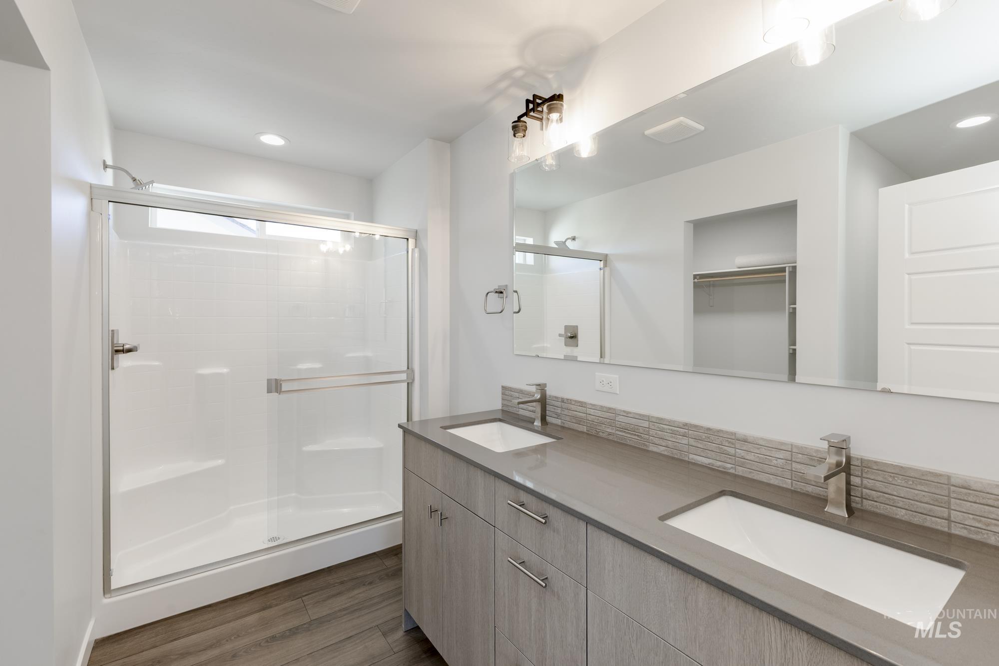 4939 S Amorita Ave, Meridian, Idaho 83642, 3 Bedrooms, 2.5 Bathrooms, Residential For Sale, Price $434,990,MLS 98952512