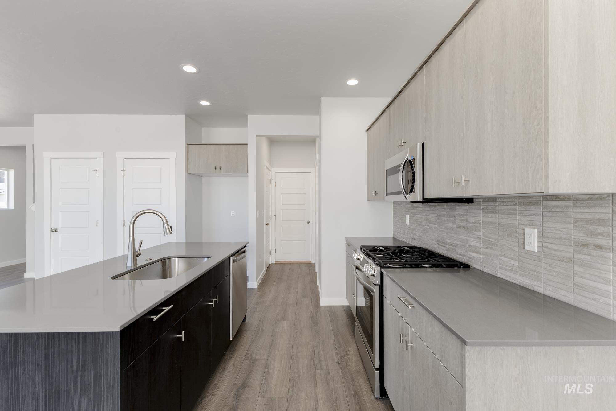 4939 S Amorita Ave, Meridian, Idaho 83642, 3 Bedrooms, 2.5 Bathrooms, Residential For Sale, Price $434,990,MLS 98952512