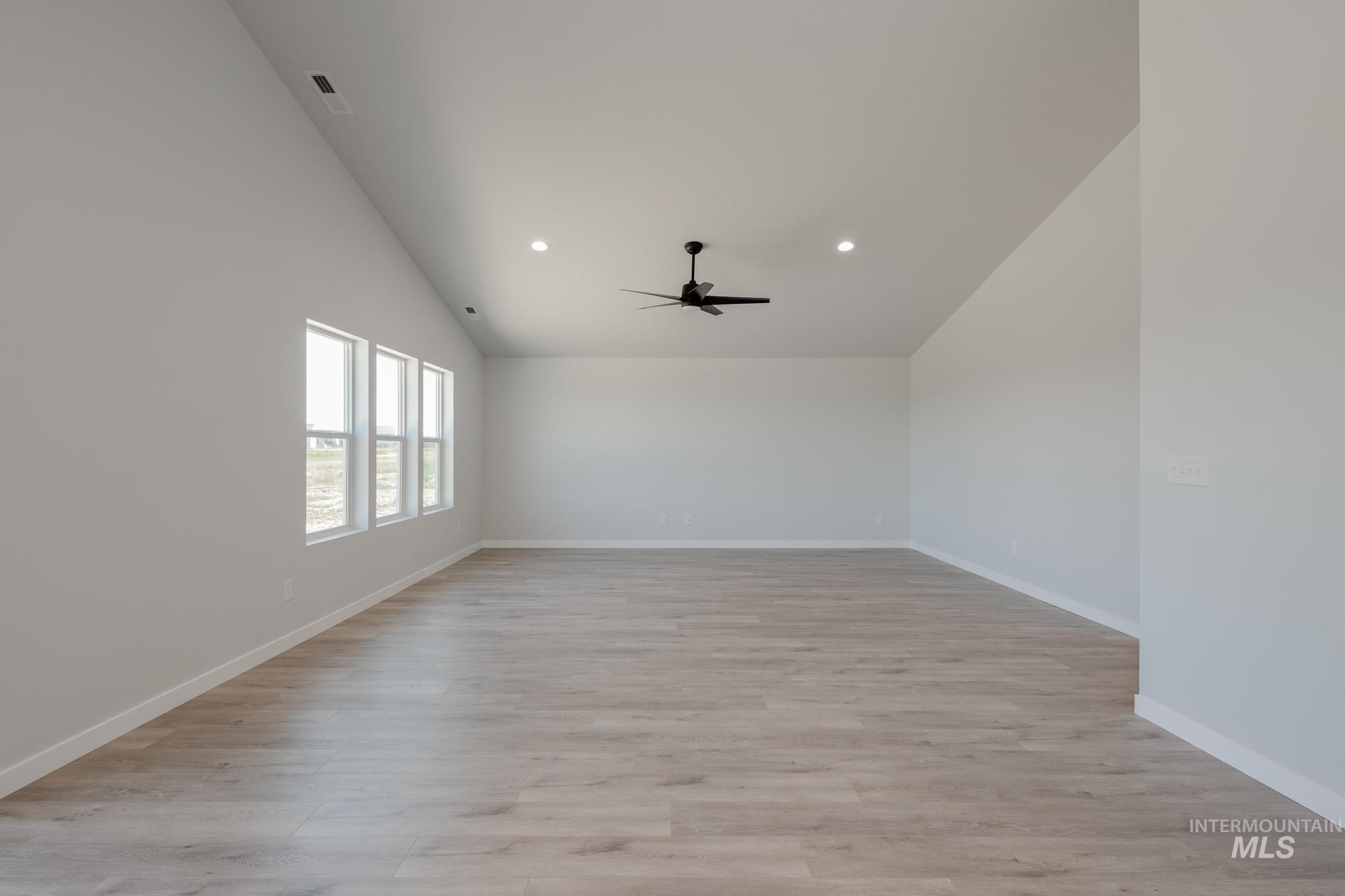 3910 W Tribute St, Meridian, Idaho 83642, 4 Bedrooms, 2 Bathrooms, Residential For Sale, Price $419,990,MLS 98952517