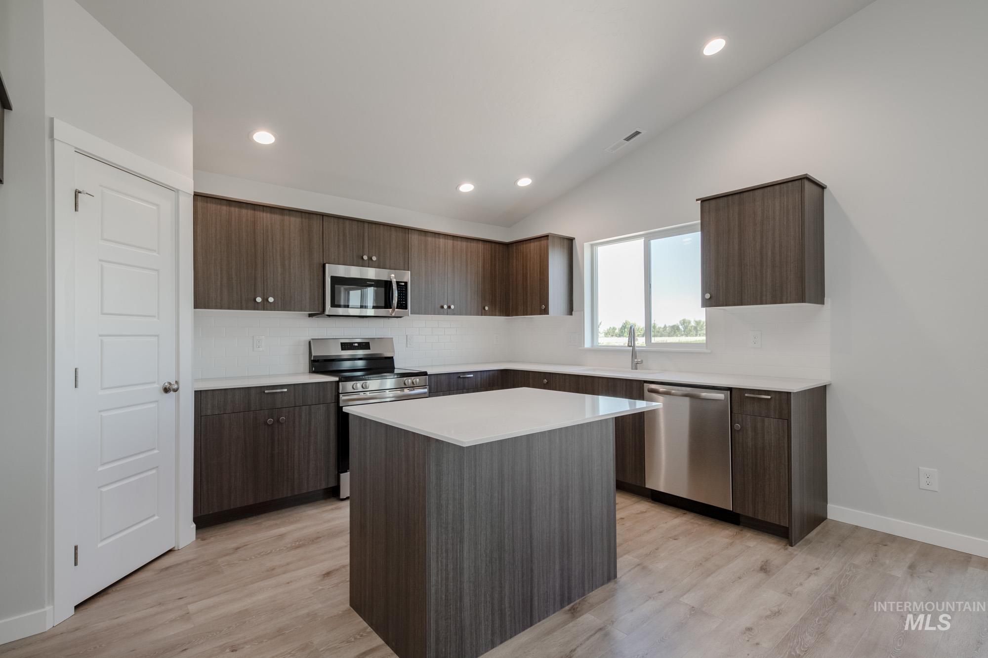 3910 W Tribute St, Meridian, Idaho 83642, 4 Bedrooms, 2 Bathrooms, Residential For Sale, Price $419,990,MLS 98952517