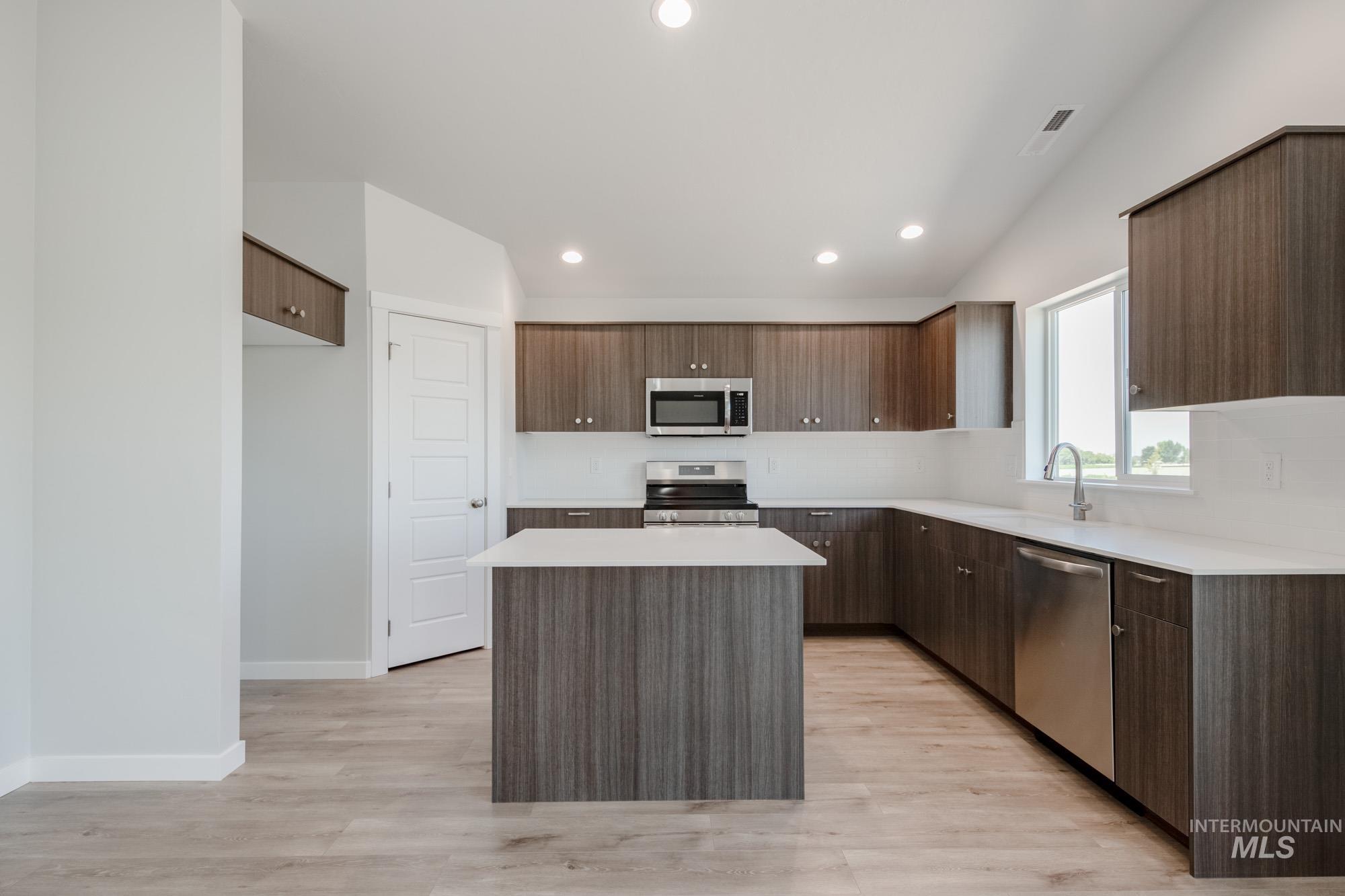 3910 W Tribute St, Meridian, Idaho 83642, 4 Bedrooms, 2 Bathrooms, Residential For Sale, Price $419,990,MLS 98952517