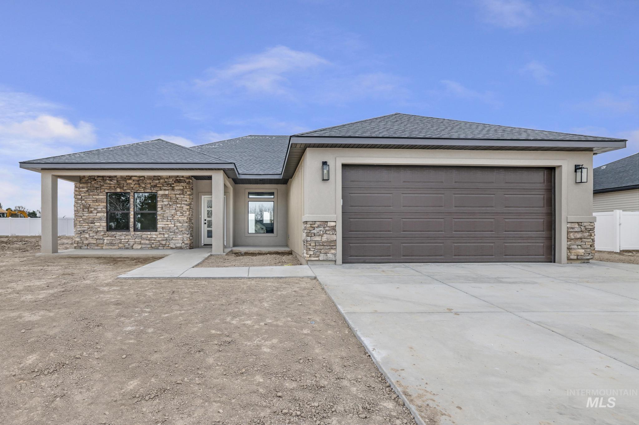 209 Brentwood, Kimberly, Idaho 83341, 3 Bedrooms, 2 Bathrooms, Residential For Sale, Price $395,000,MLS 98952545