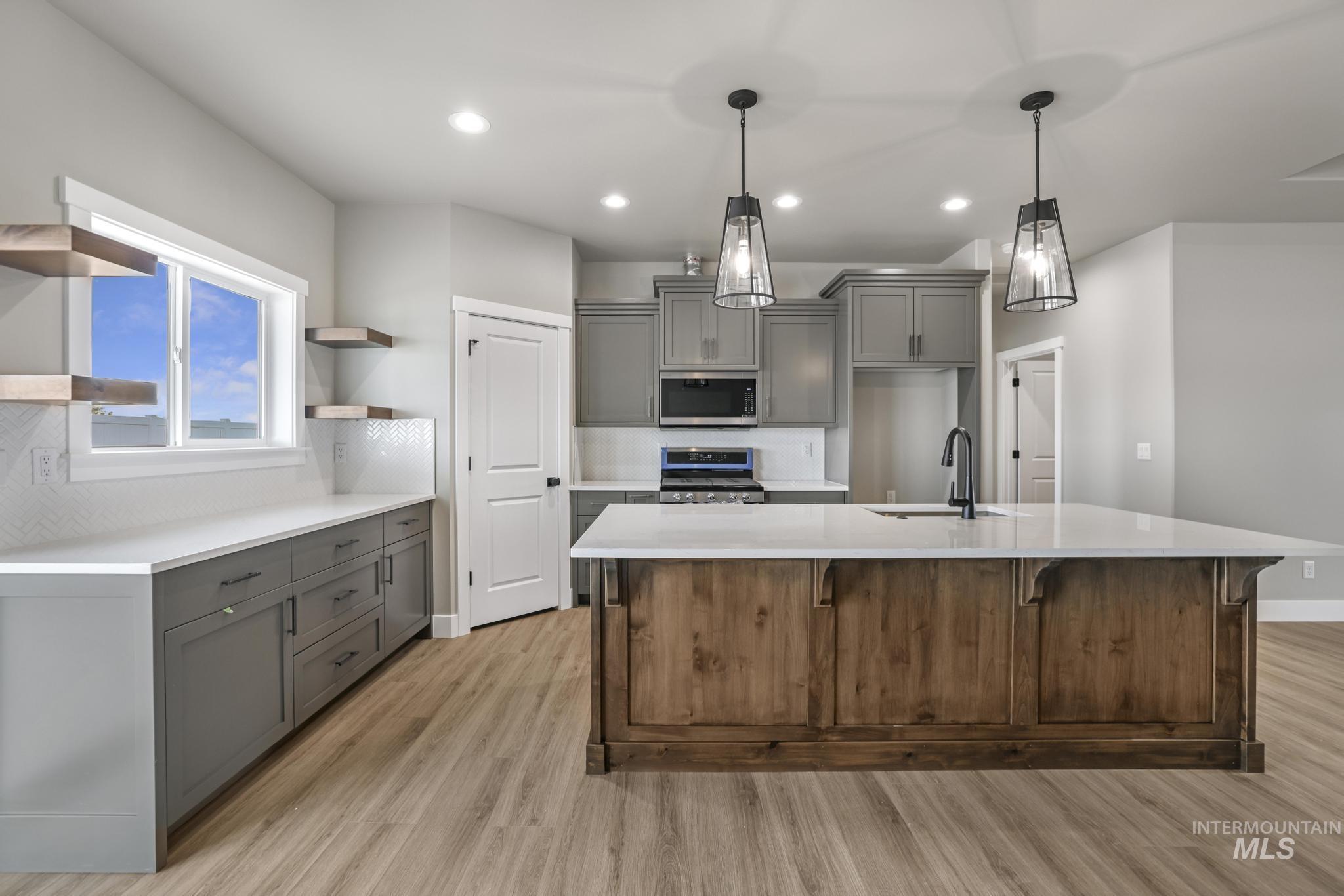 209 Brentwood, Kimberly, Idaho 83341, 3 Bedrooms, 2 Bathrooms, Residential For Sale, Price $395,000,MLS 98952545