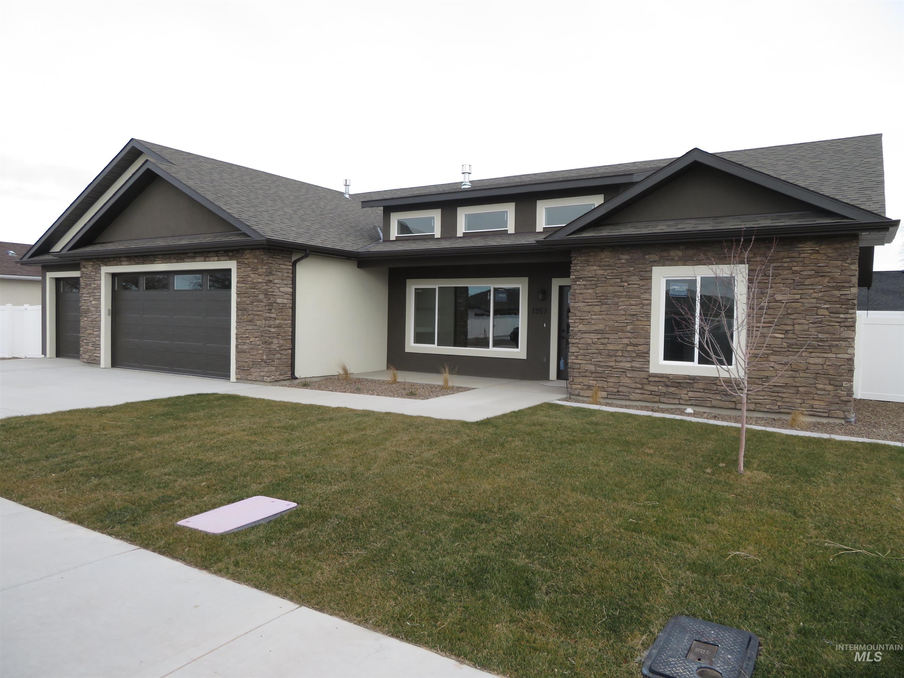 1357 Haizlee way, Twin Falls, Idaho 83301, 3 Bedrooms, 2 Bathrooms, Residential For Sale, Price $519,900,MLS 98952573