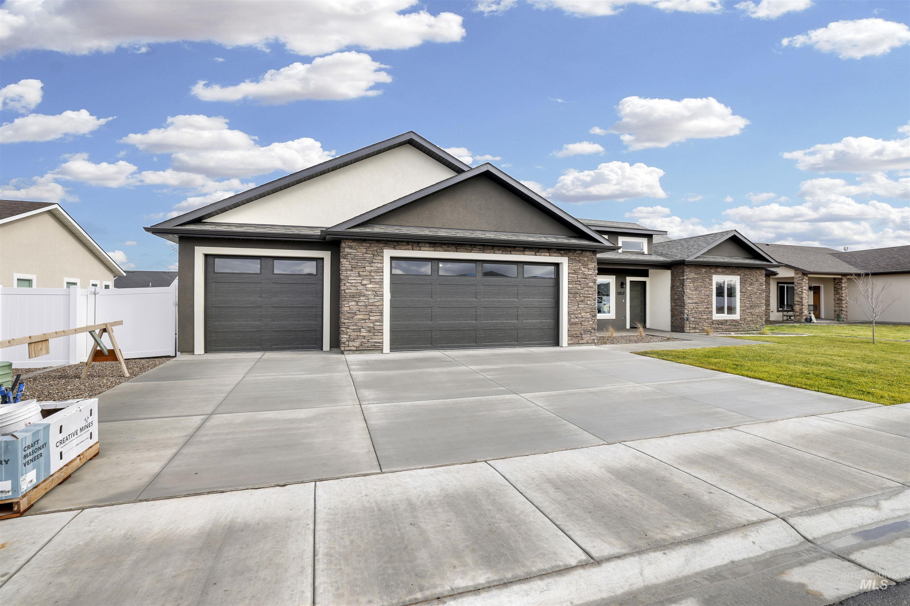 1357 Haizlee way, Twin Falls, Idaho 83301, 3 Bedrooms, 2 Bathrooms, Residential For Sale, Price $519,900,MLS 98952573