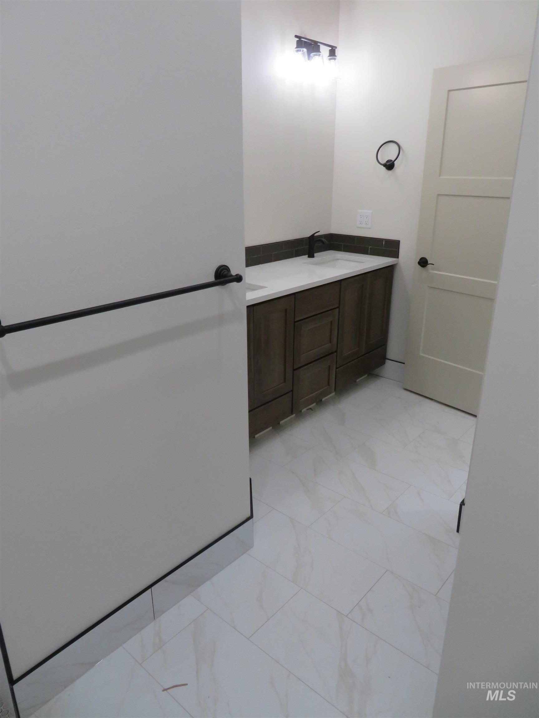 1357 Haizlee way, Twin Falls, Idaho 83301, 3 Bedrooms, 2 Bathrooms, Residential For Sale, Price $519,900,MLS 98952573